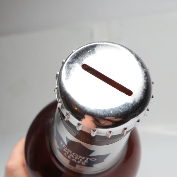 Toronto Maple Leafs Beer Bottle Coin Bank Hockey Money NHL - Picture 3 of 4